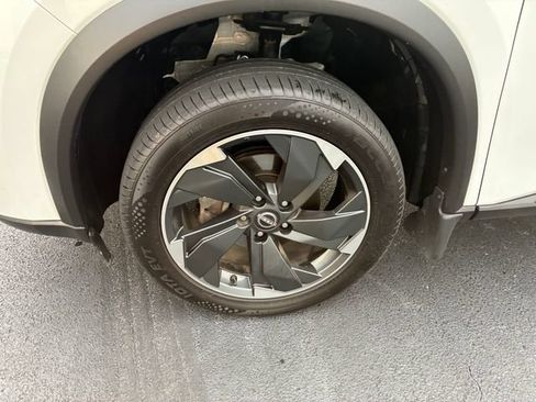 Certified 2024 Nissan Rogue SV w/ SV Premium Package AWD/4WD image 7