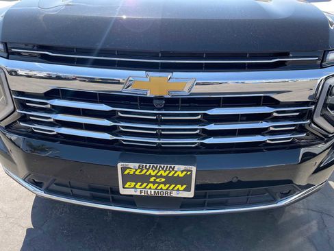 New 2025 Chevrolet Suburban Premier image 31