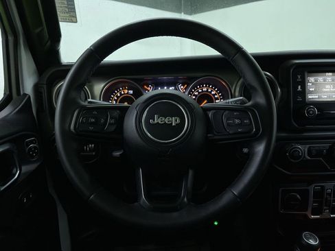 Used 2018 Jeep Wrangler Unlimited Sport S image 19