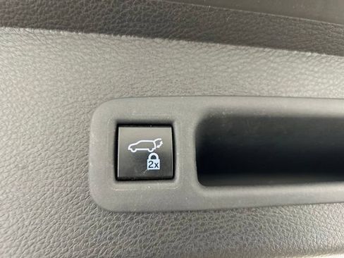 Used 2023 Toyota Sienna XSE w/ XSE Plus Package AWD/4WD image 19
