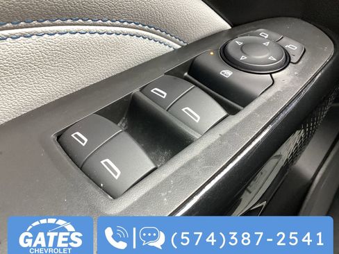 Used 2025 Chevrolet Trax LT w/ LT Convenience Package image 23