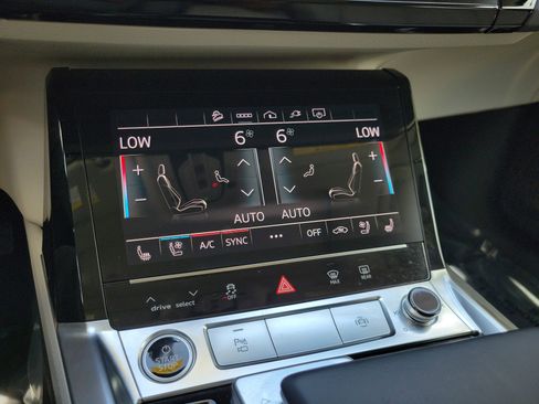 Certified 2024 Audi Q8 e-tron Premium Plus w/ Premium Plus Package AWD/4WD image 27