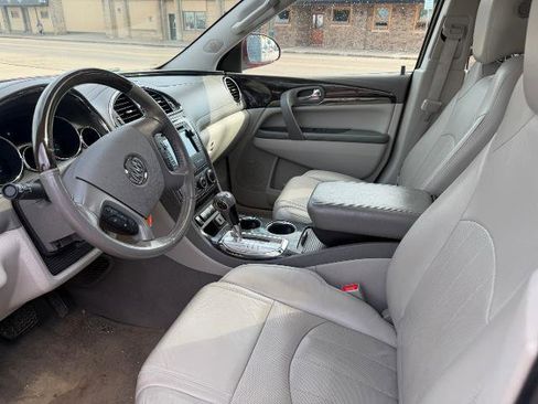 Used 2017 Buick Enclave Leather image 12