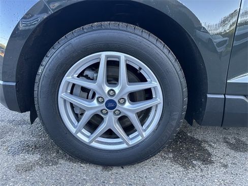 Certified 2022 Ford Edge SEL w/ Convenience Package image 9