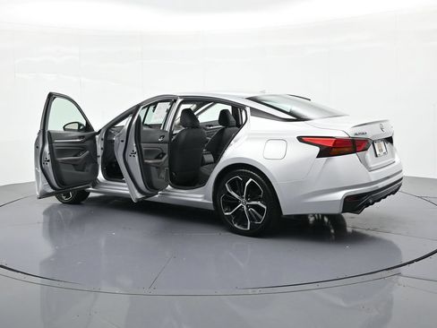 Used 2024 Nissan Altima 2.5 SR FWD image 23