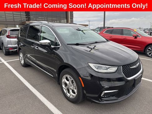 Used 2021 Chrysler Pacifica Limited AWD/4WD image 1