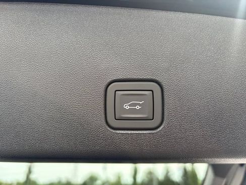 Certified 2026 Cadillac Optiq Sport 2 w/ LPO, Floor Liner Package AWD/4WD image 17