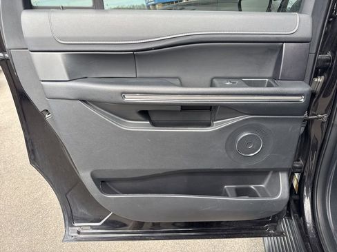 Used 2024 Ford Expedition Max XLT image 32