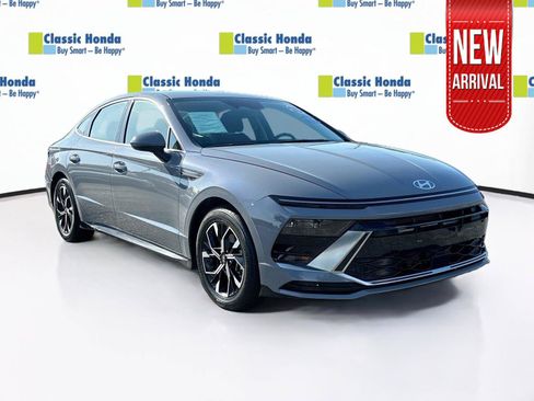 Used 2025 Hyundai Sonata SEL FWD image 1
