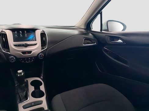 Used 2017 Chevrolet Cruze LS FWD image 23