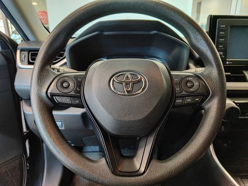 Used 2021 Toyota RAV4 LE FWD image 14