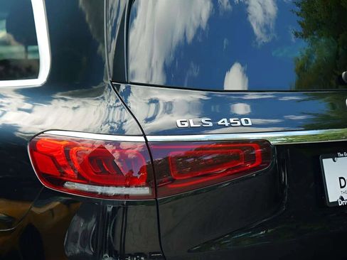 Used 2022 Mercedes-Benz GLS 450 4MATIC image 30