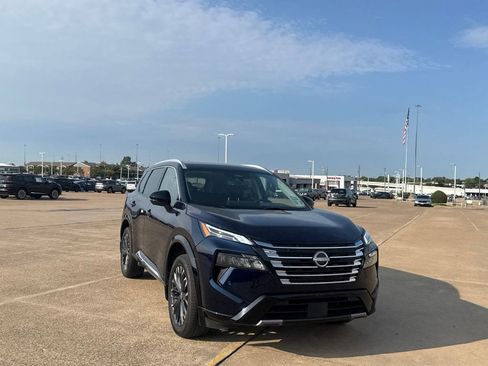 Used 2024 Nissan Rogue Platinum FWD image 3