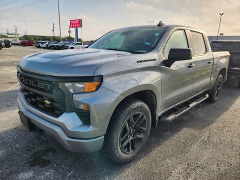 Used 2024 Chevrolet Silverado 1500 Custom w/ Turbomax Blackout Package image 3