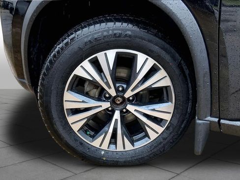 Used 2022 Nissan Rogue SV AWD/4WD image 10