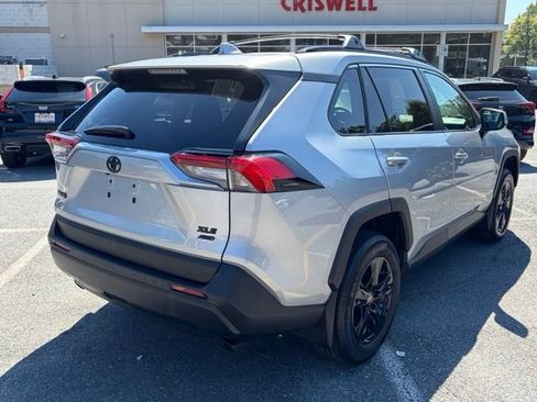 Used 2025 Toyota RAV4 XLE AWD/4WD image 8