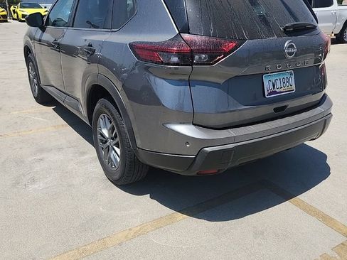 Used 2024 Nissan Rogue S FWD image 4