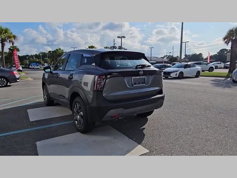 Used 2025 Nissan Kicks S image 29