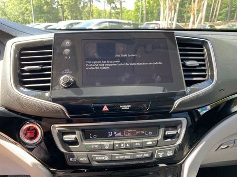 Used 2021 Honda Pilot Touring image 33