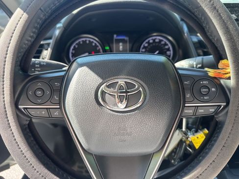 Used 2024 Toyota Camry SE image 7