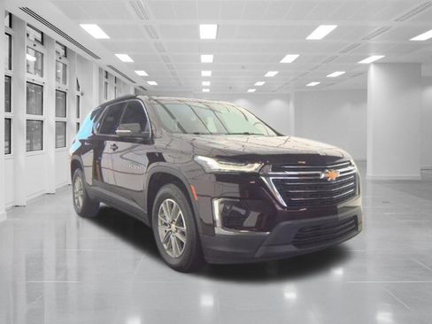 Used 2023 Chevrolet Traverse LT FWD image 3