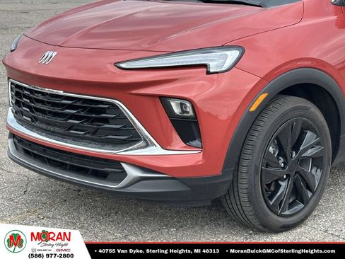 Certified 2024 Buick Encore GX Preferred FWD image 7