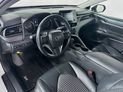 Used 2022 Toyota Camry SE image 29