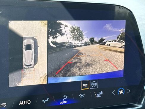 Used 2025 Chevrolet Equinox EV RS w/ LPO, All-Weather Mat Package FWD image 5