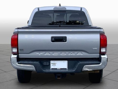 Used 2020 Toyota Tacoma SR5 RWD image 5
