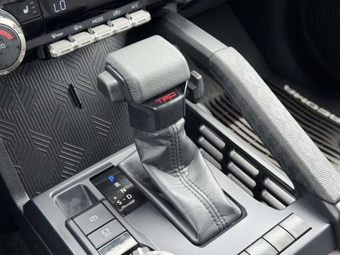 Certified 2025 Toyota Tacoma TRD Sport AWD/4WD image 8