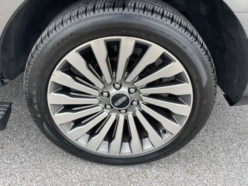 Used 2018 Lincoln Navigator Reserve w/ Technology Package AWD/4WD image 11
