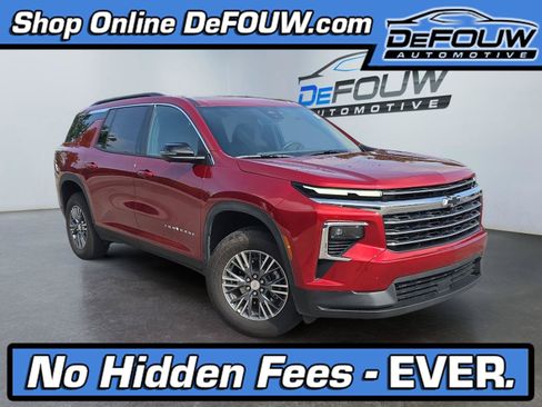 Used 2026 Chevrolet Traverse LT w/ Driver Confidence Package AWD/4WD image 1