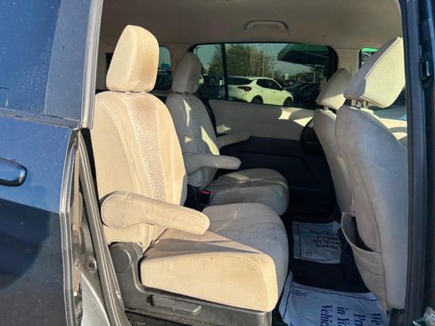 Used 2012 MAZDA MAZDA5 Sport FWD image 16