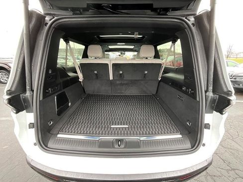 New 2026 Jeep Grand Wagoneer L Summit image 8