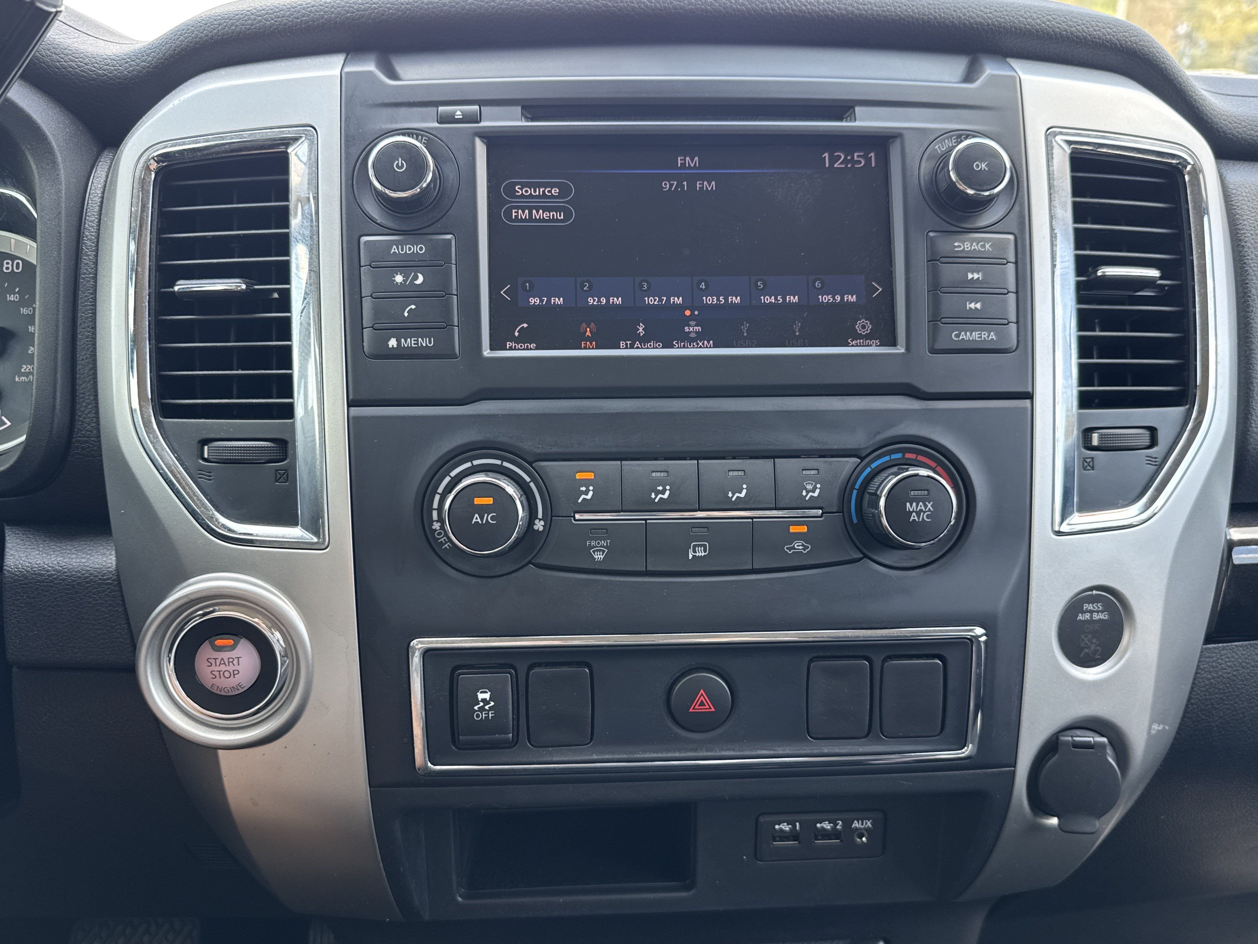 Used 2019 Nissan Titan SV RWD image 12