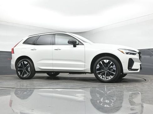 New 2026 Volvo XC60 B5 Plus w/ Protection Package Premier AWD/4WD image 37