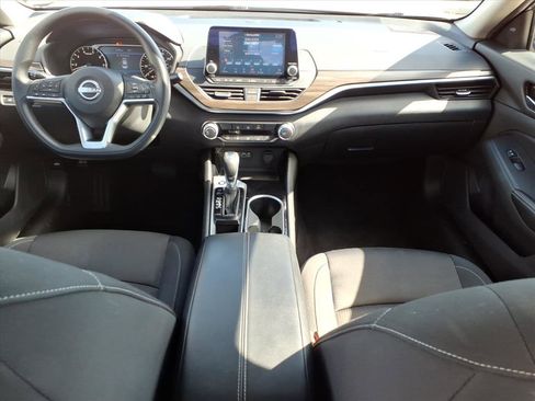 Used 2024 Nissan Altima 2.5 SV image 8