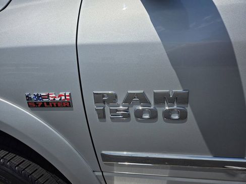 Used 2017 RAM 1500 Laramie w/ Convenience Group AWD/4WD image 44