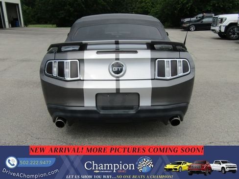 Used 2011 Ford Mustang GT RWD image 8