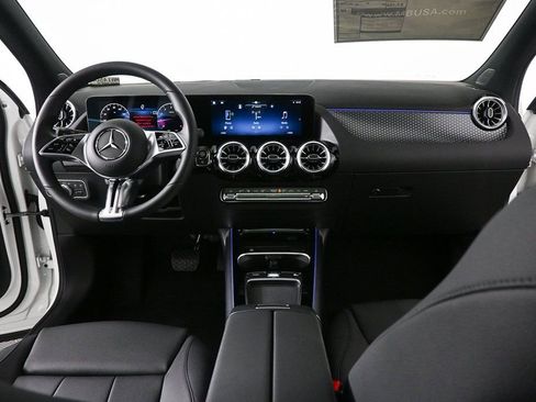 New 2026 Mercedes-Benz GLA 250 GLA 250 image 17