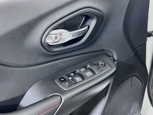 Used 2022 Jeep Cherokee Trailhawk w/ Trailer Tow Group image 17