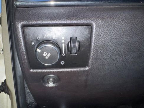 Used 2011 Jeep Grand Cherokee Overland image 21