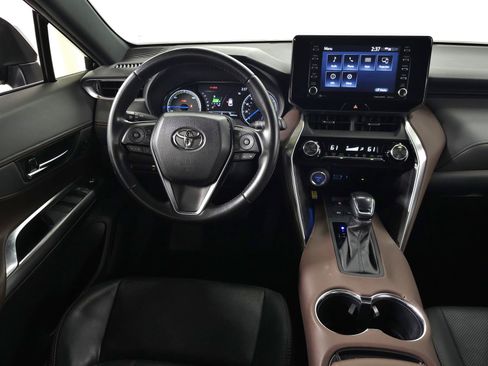 Used 2021 Toyota Venza XLE w/ Softex Package AWD/4WD image 18