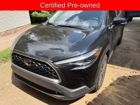 Used 2025 Toyota Corolla Cross XLE w/ Convenience Package FWD image 1