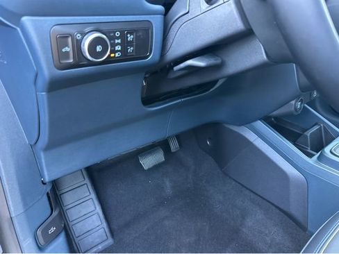 Used 2025 Ford Maverick Lobo image 32