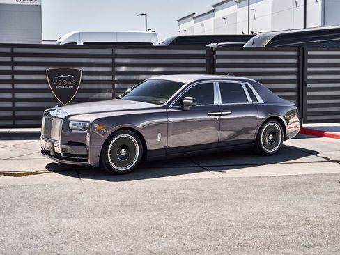 Used 2025 Rolls-Royce Phantom Sedan RWD image 7