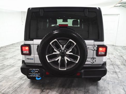 Used 2024 Jeep Wrangler Unlimited w/ Convenience Group image 4