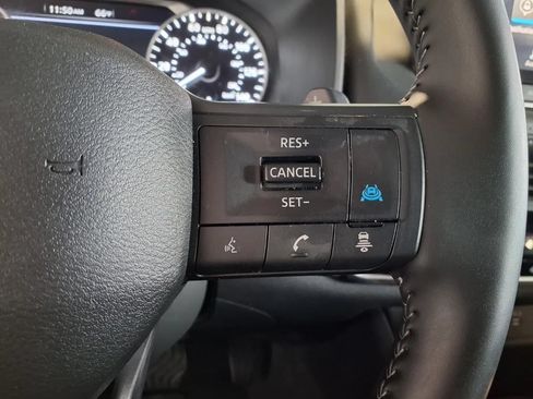 Used 2025 Nissan Rogue SV AWD/4WD image 27