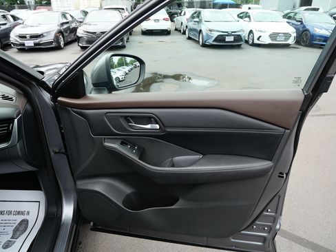 Used 2022 Nissan Rogue SV w/ SV Premium Package AWD/4WD image 22