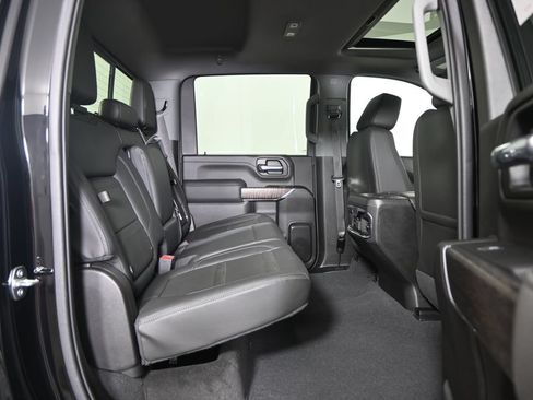 Used 2023 GMC Sierra 3500 Denali w/ Denali Ultimate Package AWD/4WD image 17